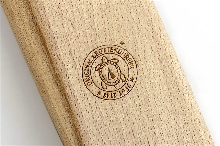 High-contrast laser engraving on wood with the DFL Nova Marker UV fiber laser from ACI